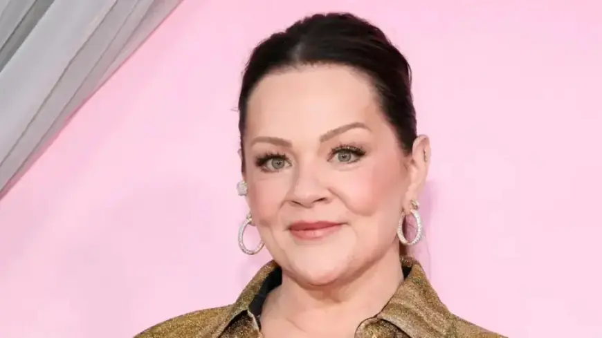 Melissa McCarthy Stuns in Curve-Hugging Gown at LA Appearance