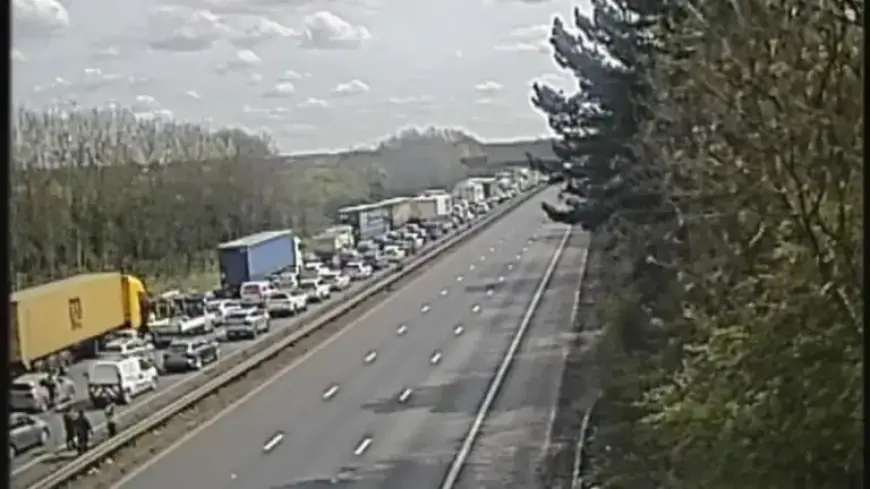 Major M1 Leicester Crash Closes Motorway in Both Directions: Live Updates