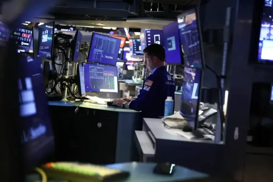 TSX Climbs Amid Investor Analysis of U.S. Economic Data