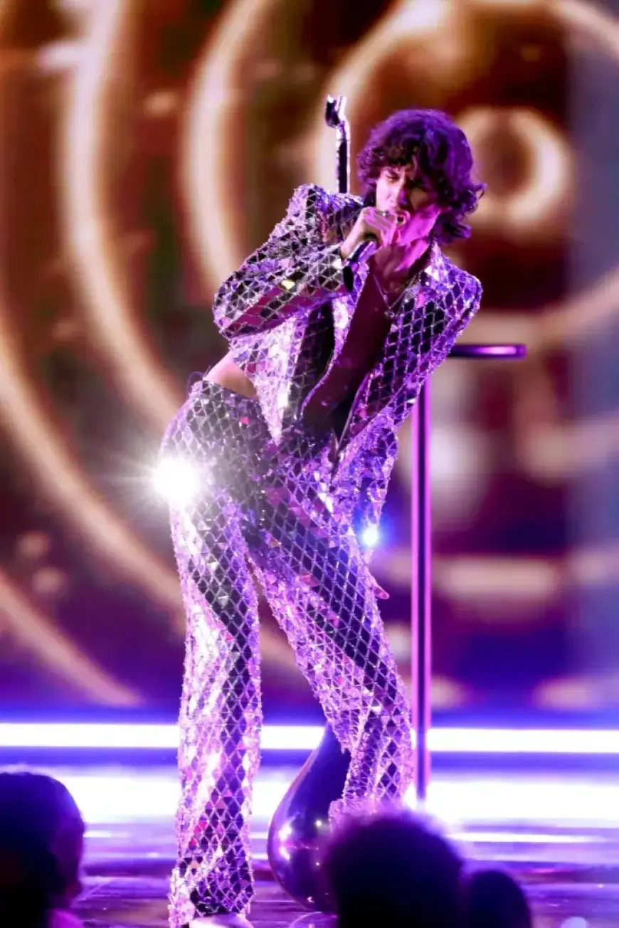 Sombr Shines with “12 to 12” Performance at 2026 Grammys