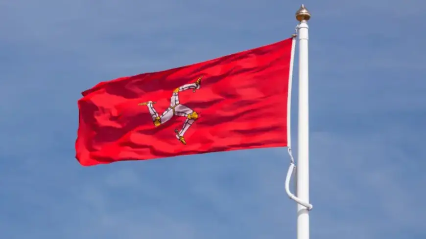 Island Residents Engage in Interim Census This Month