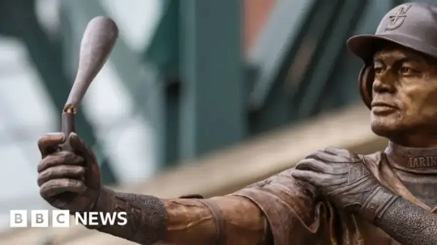 Seattle Unveils and Damages Baseball Statue – BBC