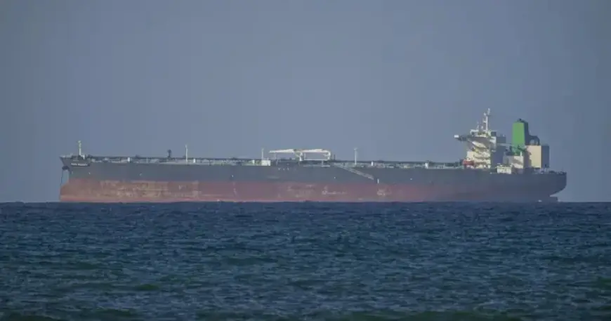 CENTCOM Confirms U.S. Naval Destroyers Crossed Strait of Hormuz