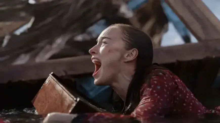 “Phoebe Dynevor Shines in Netflix’s Gripping Shark Thriller ‘Thrash’ Review”