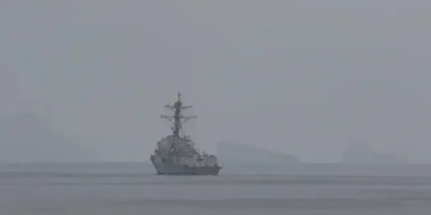 Iran Warns U.S. Warships After Strait of Hormuz Standoff