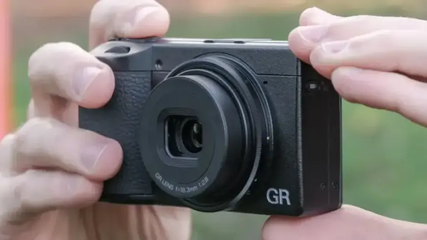 Compact Cameras Surge: 2.4 Million Choose Buttons Over Smartphones in 2026