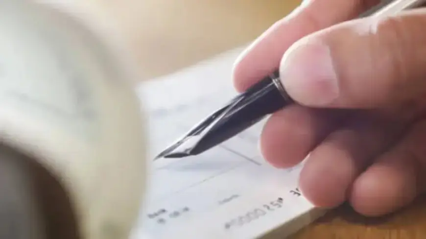 HMRC Issues £800 Cheques to 178,000 UK Households