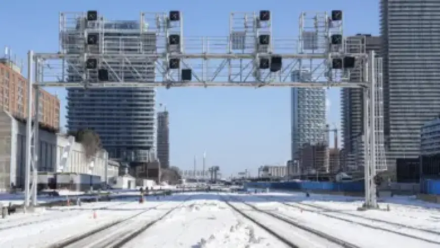 Amazon Pays Jeff Bezos $80k Salary, $1.6 Million for Travel and Security