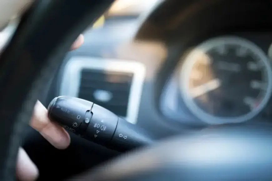 Legal Requirements for Drivers to Signal Explained