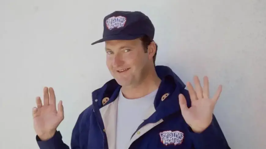 Randy Quaid Unveils Long White Beard in Rare Public Appearance