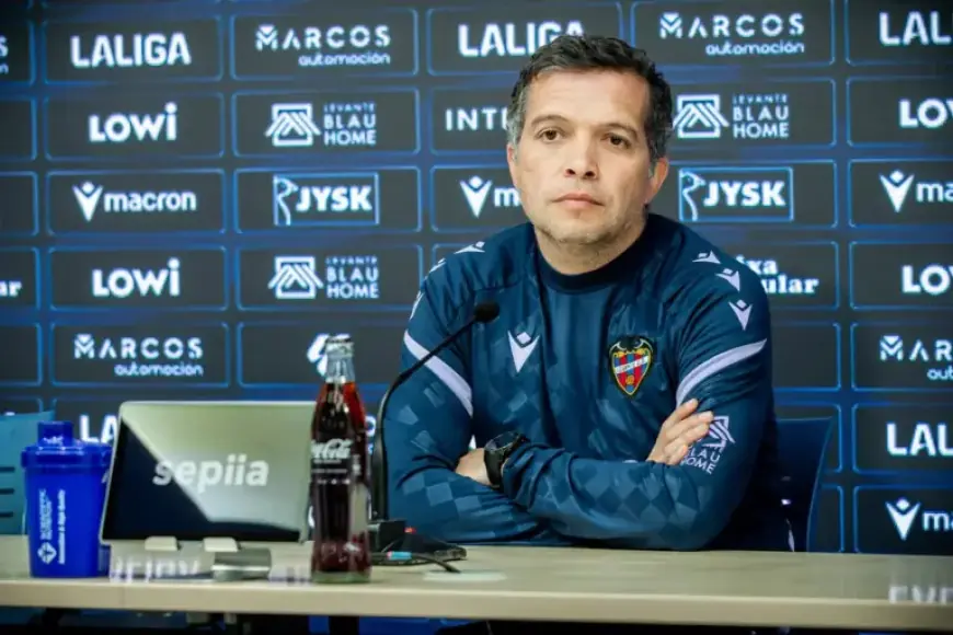 Luís Castro Asserts Home Games Boost Morale with Fan Support