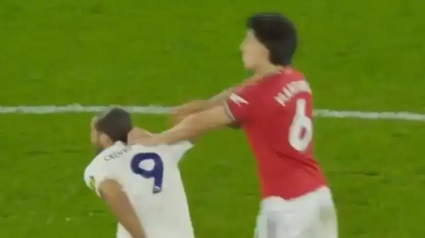 VAR Dismisses Lisandro Martinez for ‘Ridiculous’ Behavior in Major Man Utd Setback