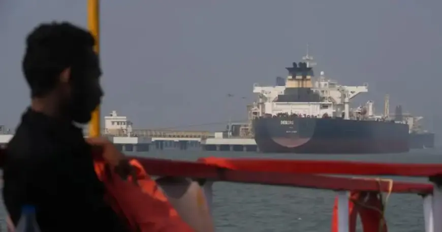 Physical Oil Prices Surge Towards $150 Amid Strait of Hormuz Crisis