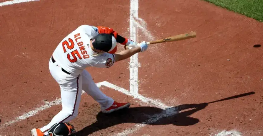 Giants Struggle to Finish At-Bats, Innings, and Series in MLB Loss