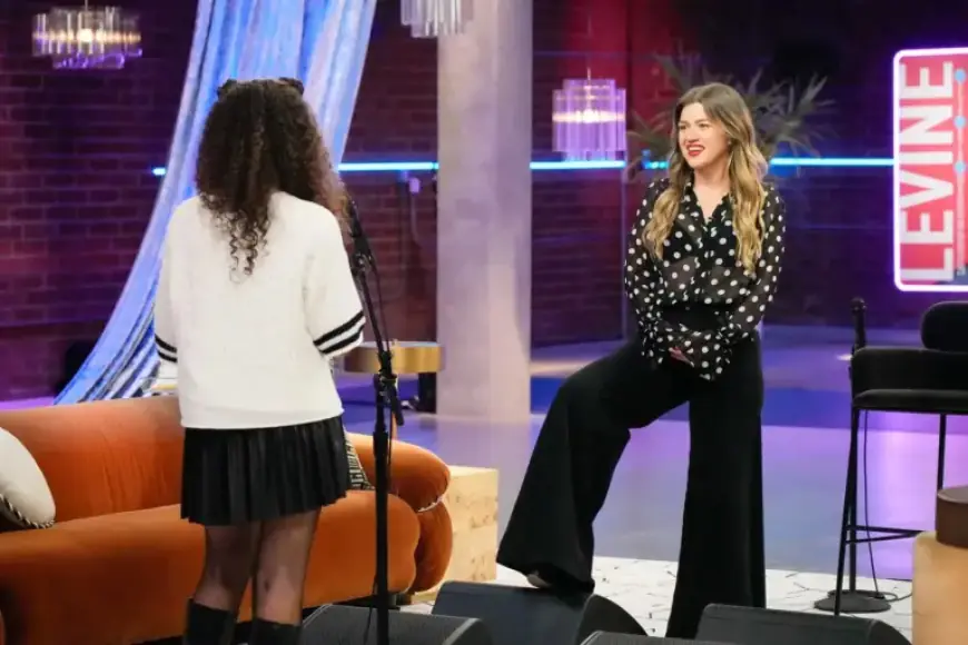 Kelly Clarkson Emotional in The Voice Rehearsals: “I Need a Minute”