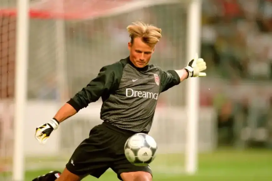 Ex-Arsenal and Liverpool Goalie Alex Manninger Dies in Car Crash at 48