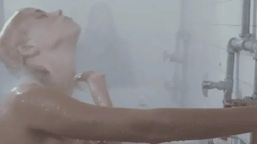 Sydney Sweeney Confronts Amber Heard in John Carpenter’s Overlooked Thriller