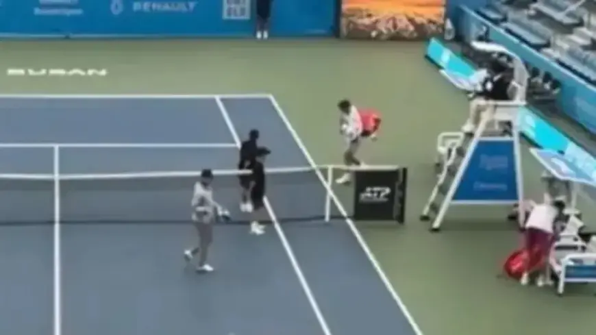 Liam Broady Halts Play Amidst Suspension in Busan