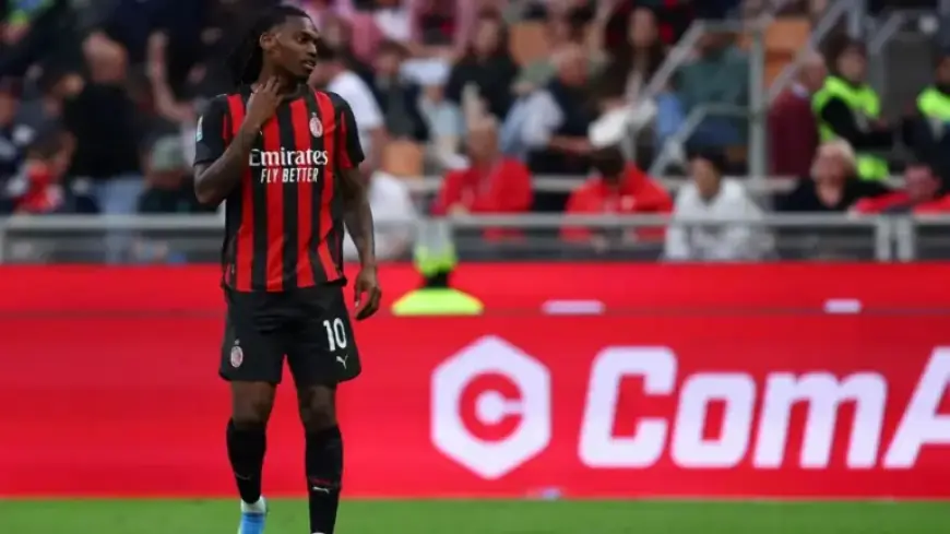 Bayern and Barça Target Milan’s Leão in Transfer Rumors