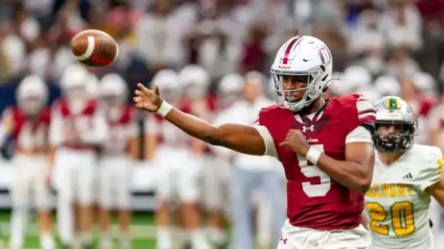 Top College Football QB Recruit Reveals Final Two School Choices