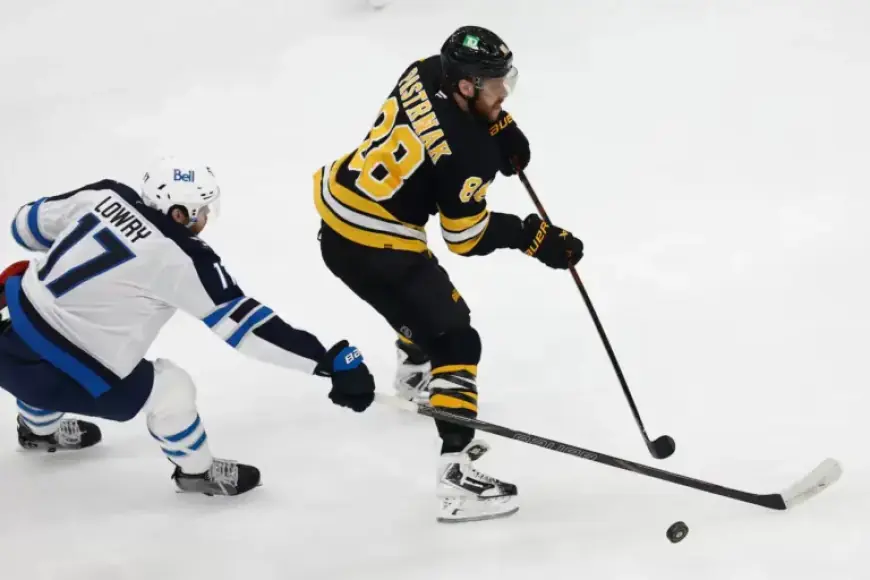 Bruins Face Sabres in Buffalo’s First Playoff Hockey Game in 15 Years