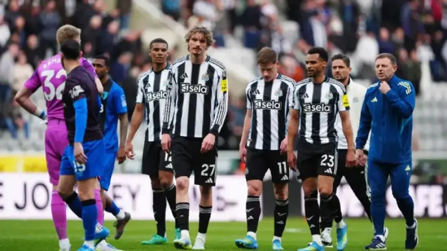 Eddie Howe Demands Commitment from Struggling Newcastle Squad: ‘In or Out’