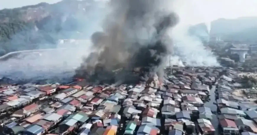 Blaze Devastates 1,000 Homes in Malaysian Coastal Village on Borneo Island