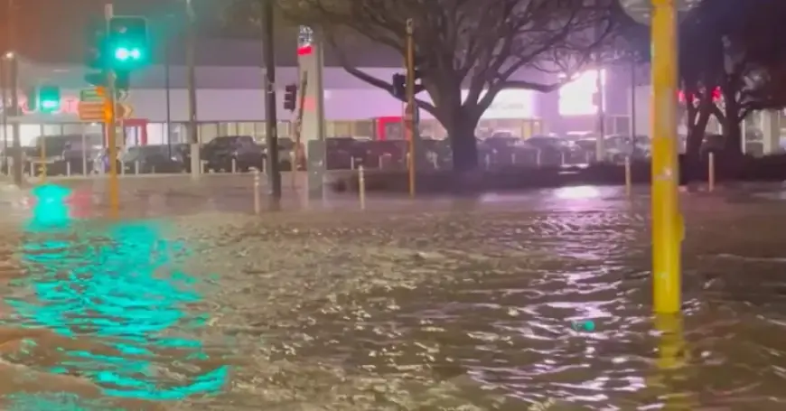 New Zealand Capital Residents Urged to Evacuate Amid Rising Flood Risk