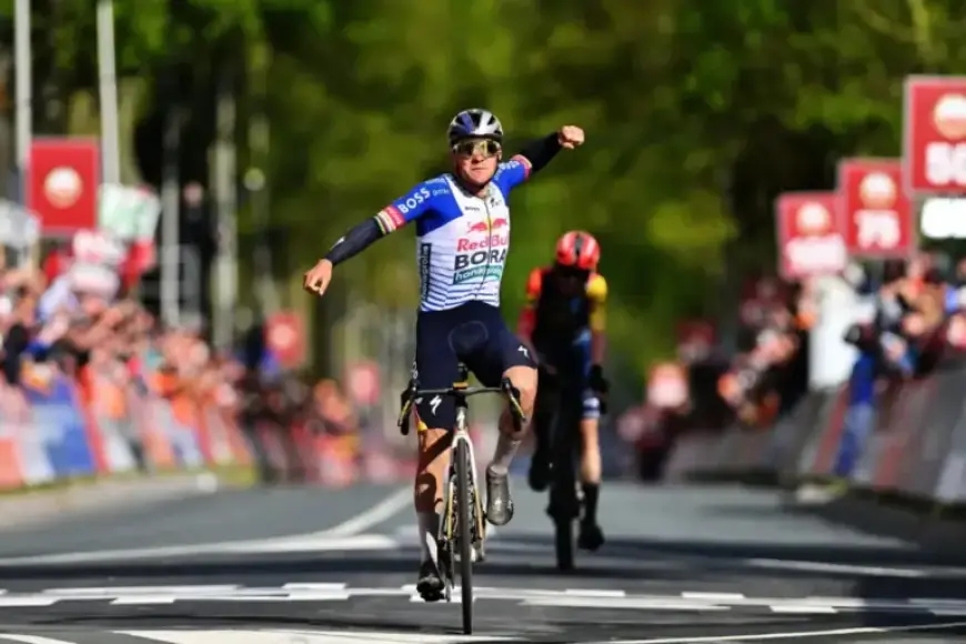 Remco Evenepoel Triumphs Over Mattias Skjelmose in 2026 Amstel Gold Race