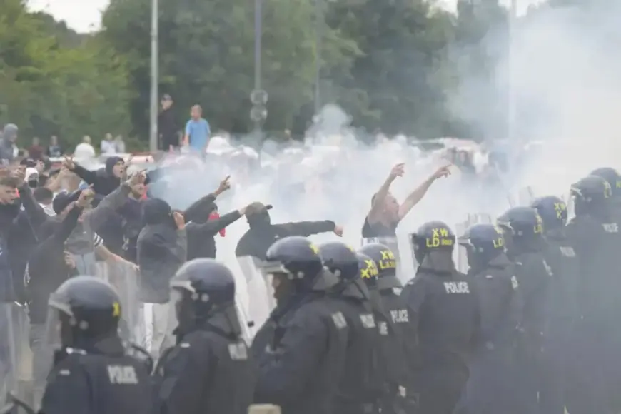 Home Secretary Criticized for Visa Approval of Controversial Figures